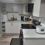One Bedroom Basement Suite With Separate Entrance Near Airport