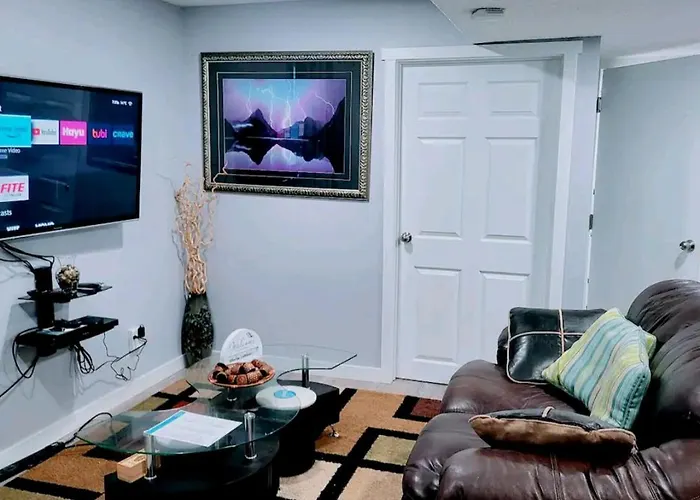 One Bedroom Basement Suite With Separate Entrance Near Airport