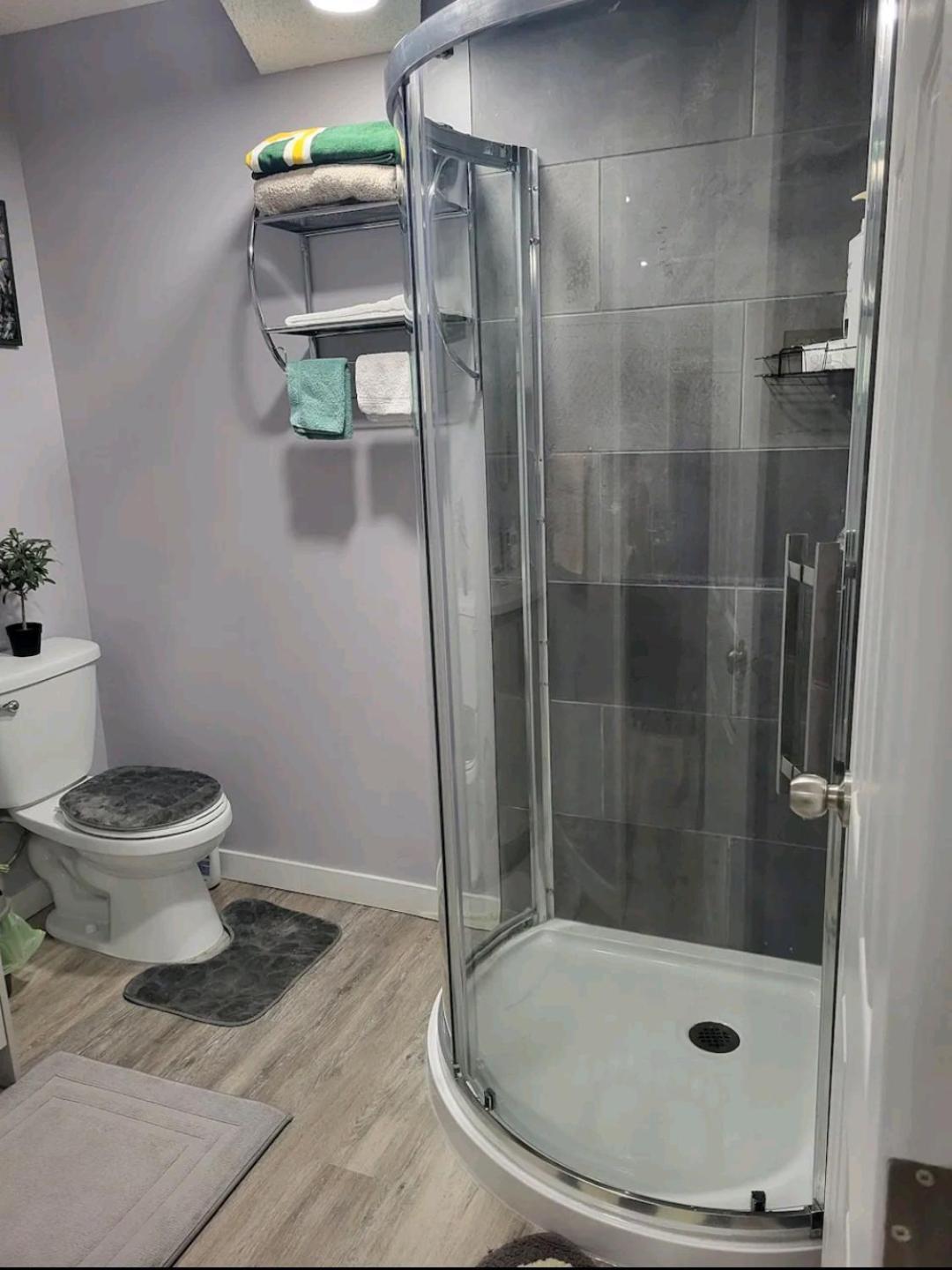 One Bedroom Basement With Separate Entrance Near Airport *